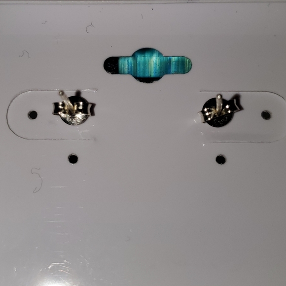 NWOT Sterling silver 8mm trillion cut 1 CT Each Cubic Zirconia Tanzanite Color - Picture 3 of 3